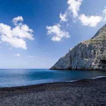 White Wave Studio 1 , 3Min Walk From Kamari Beach Экстерьер фото