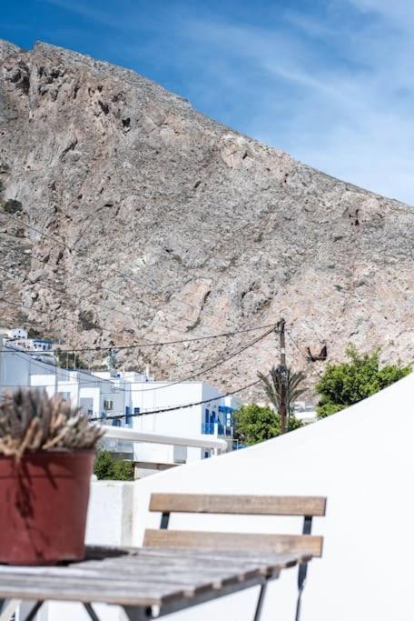 White Wave Studio 1 , 3Min Walk From Kamari Beach Экстерьер фото